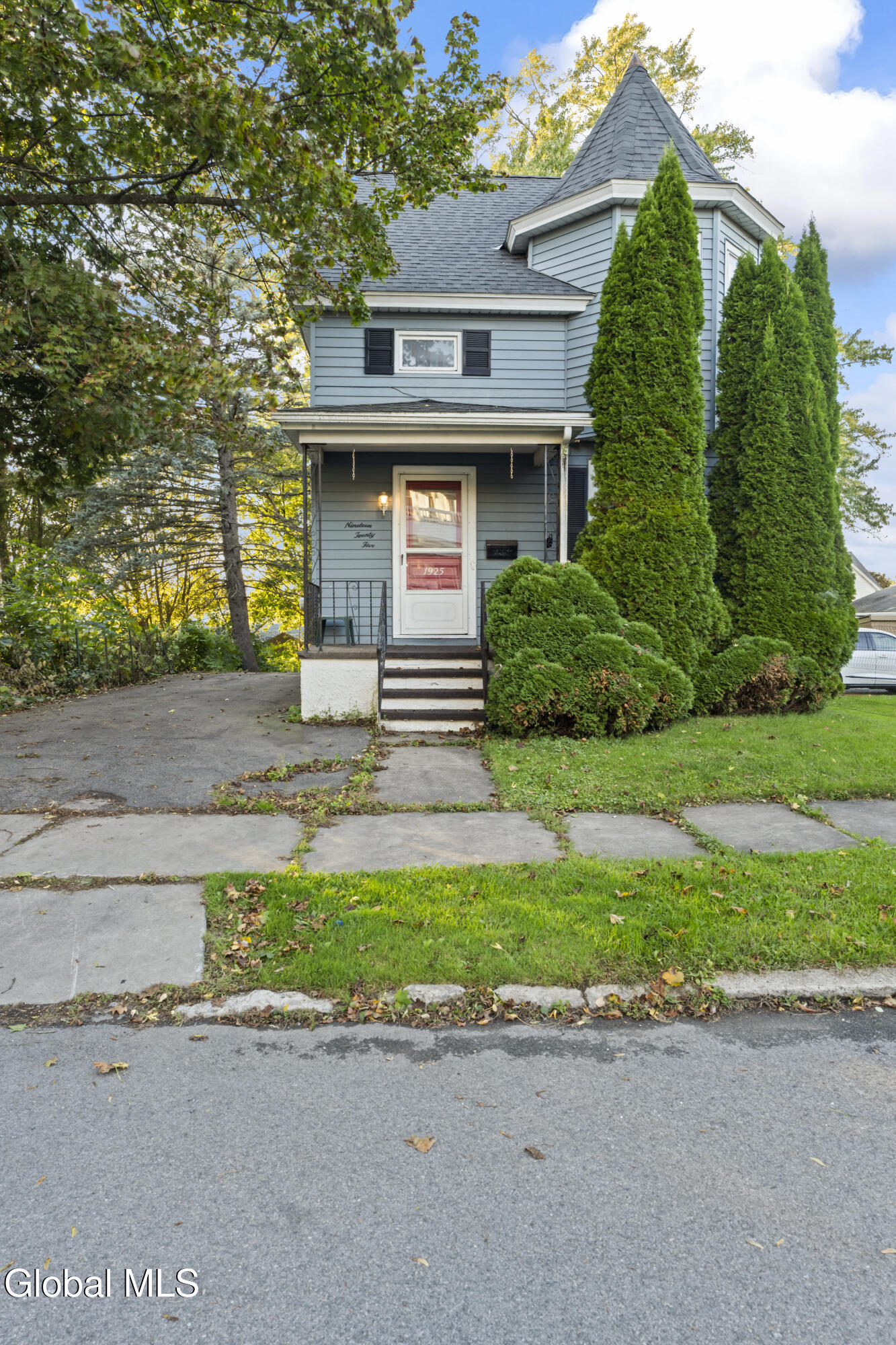 1925 Avenue B Schenectady, NY 12308 - Photo 1 of 22 DSC03598