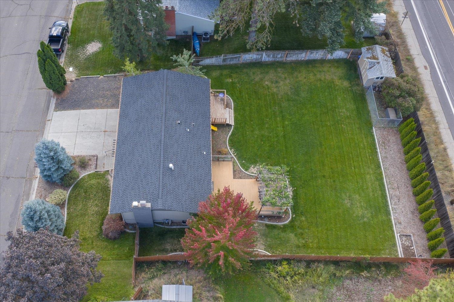 11629 North Madison Street Spokane, WA 99218 - Photo 2 of 28