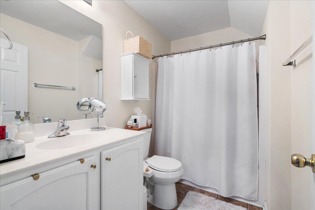 1004 Washitonia Way, Unit A Charleston, SC 29492 - Photo 13 of 26 Owner's Bathroom