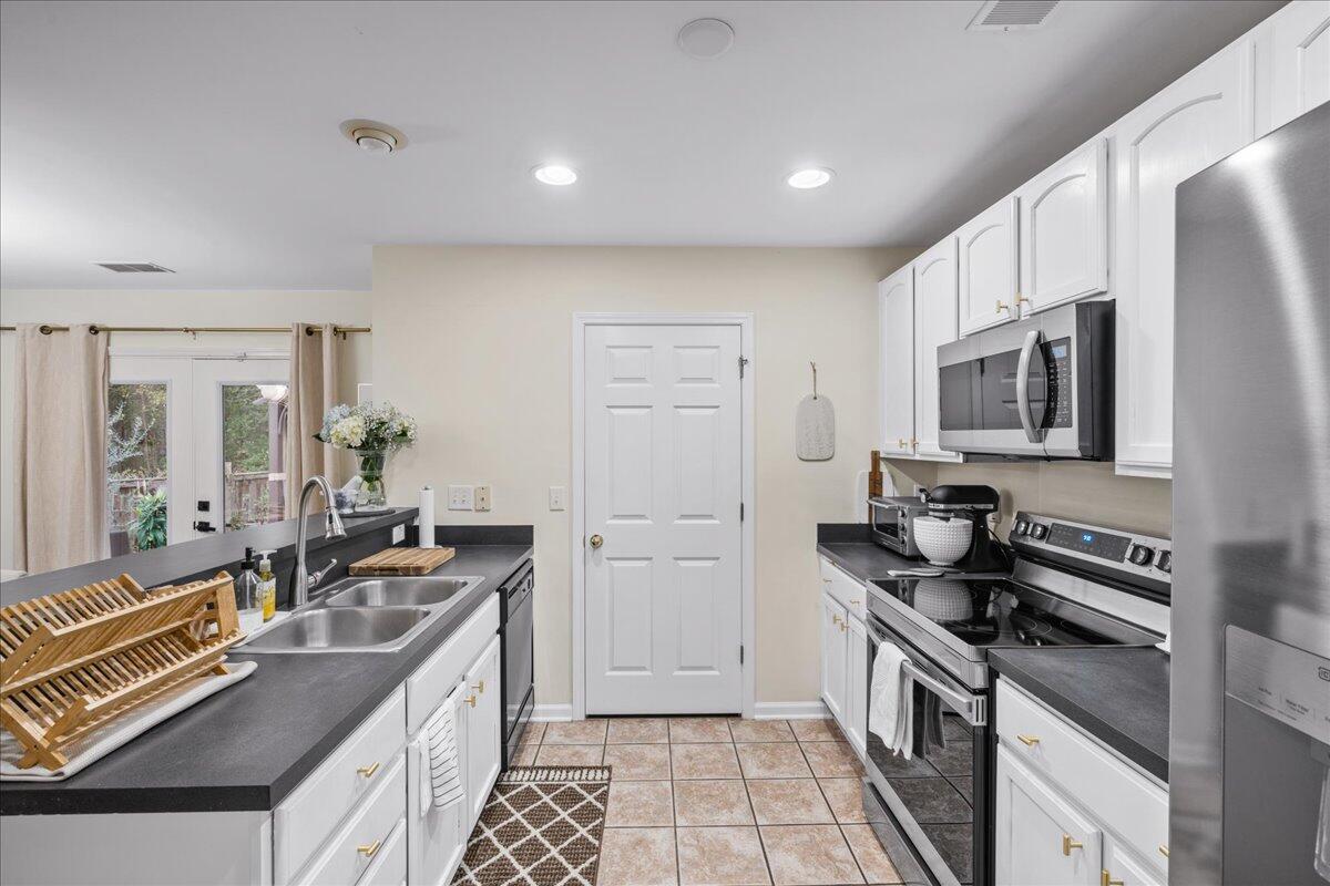 1004 Washitonia Way, Unit A Charleston, SC 29492 - Photo 16 of 26 Kitchen