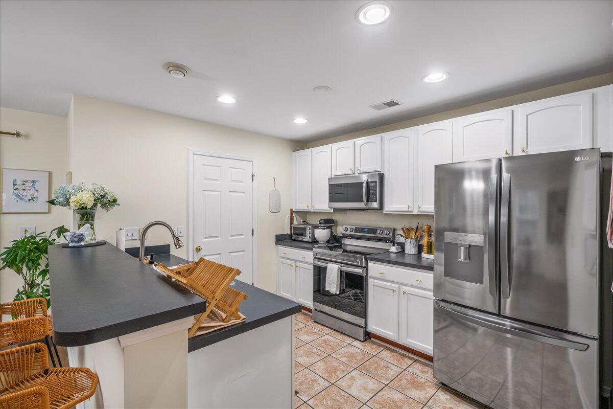 1004 Washitonia Way, Unit A Charleston, SC 29492 - Photo 4 of 26 Beautiful Kitchen