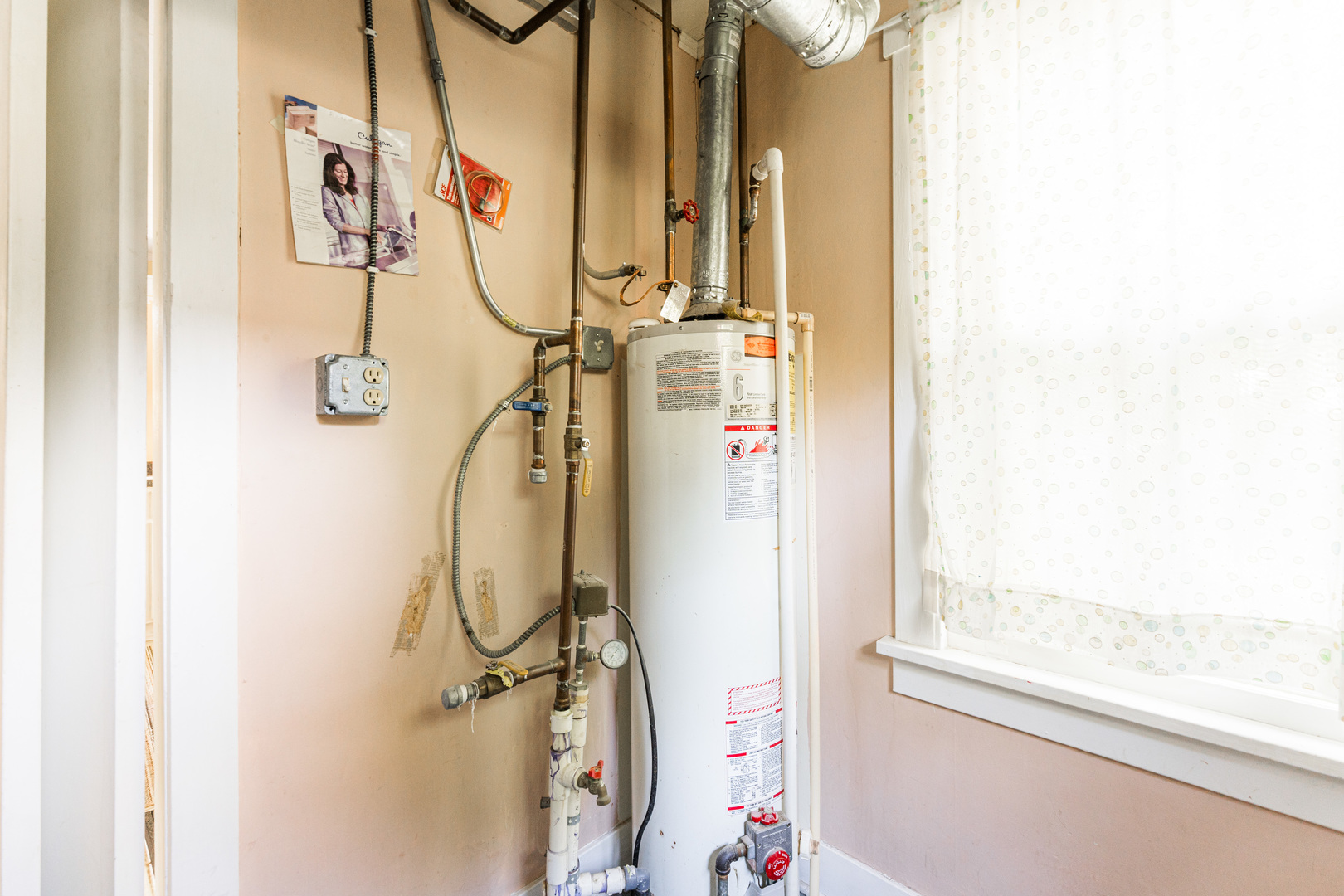 8415 Balder Drive Cary, IL 60013 - Photo 25 of 34 a bathroom with a shower