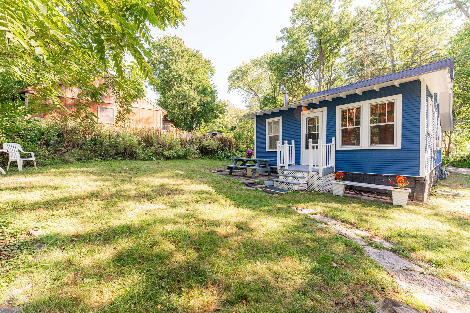 8415 Balder Drive Cary, IL 60013 - Photo 28 of 34 a view of a house with swimming pool and sitting area