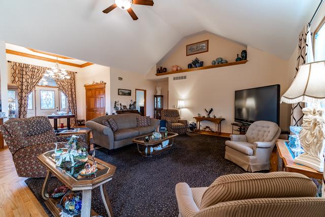 1114 Johnson Road Lee, IL 60530 - Photo 11 of 36