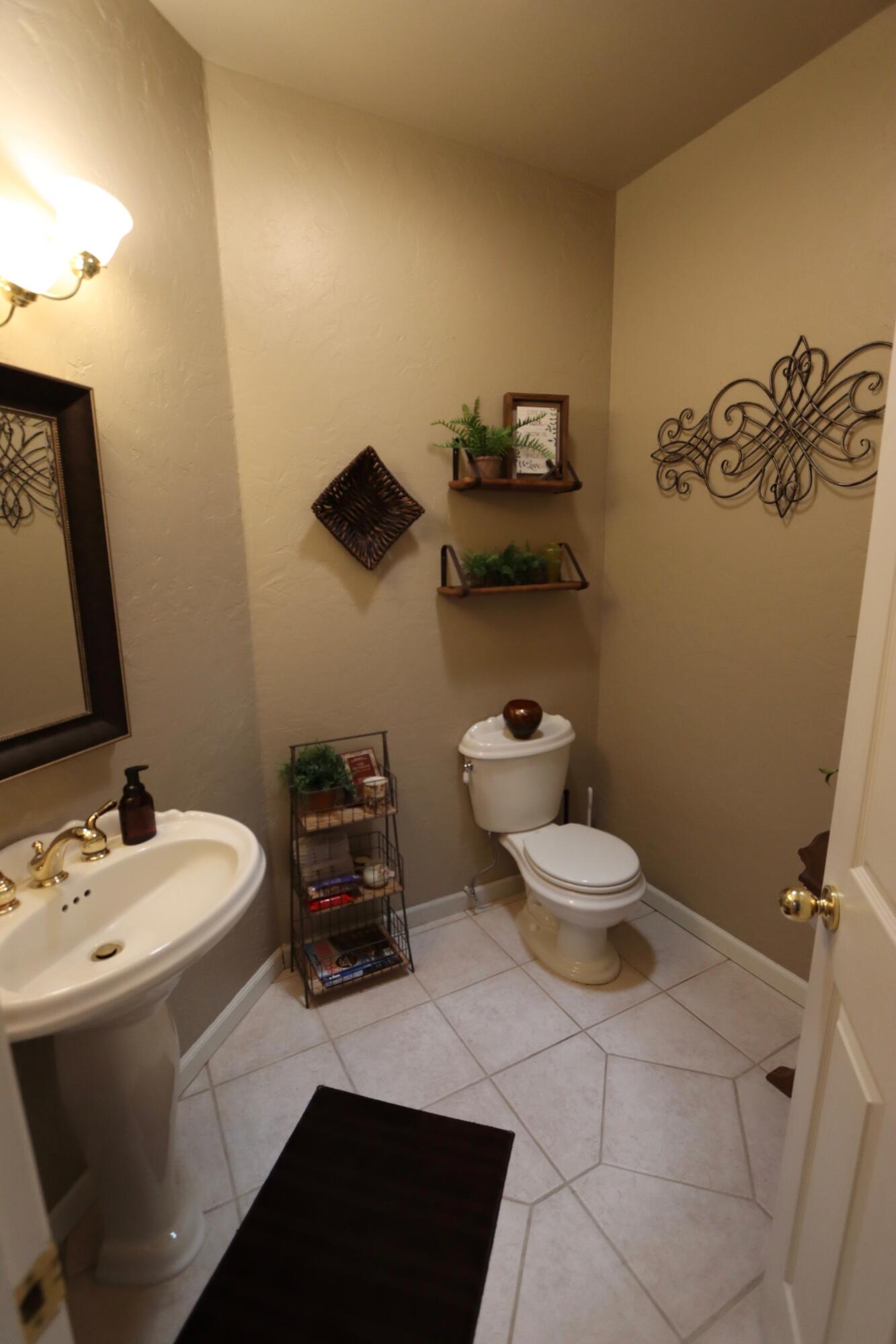 10914 Kestrel Road Klamath Falls, OR 97601 - Photo 28 of 62 IMG_1365