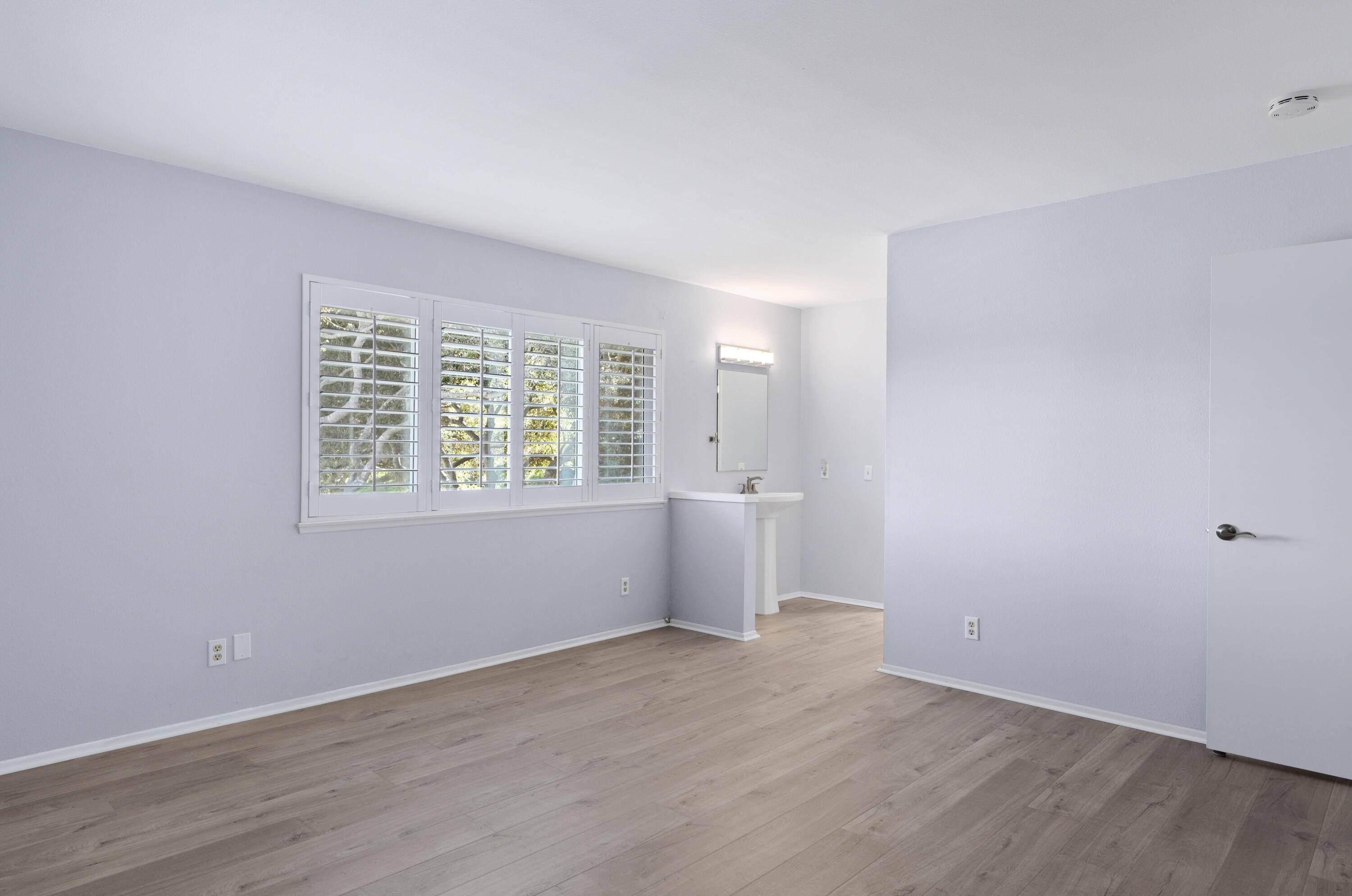 22 Stanford Circle Lompoc, CA 93436 - Photo 12 of 19 8 Primary Bedroom