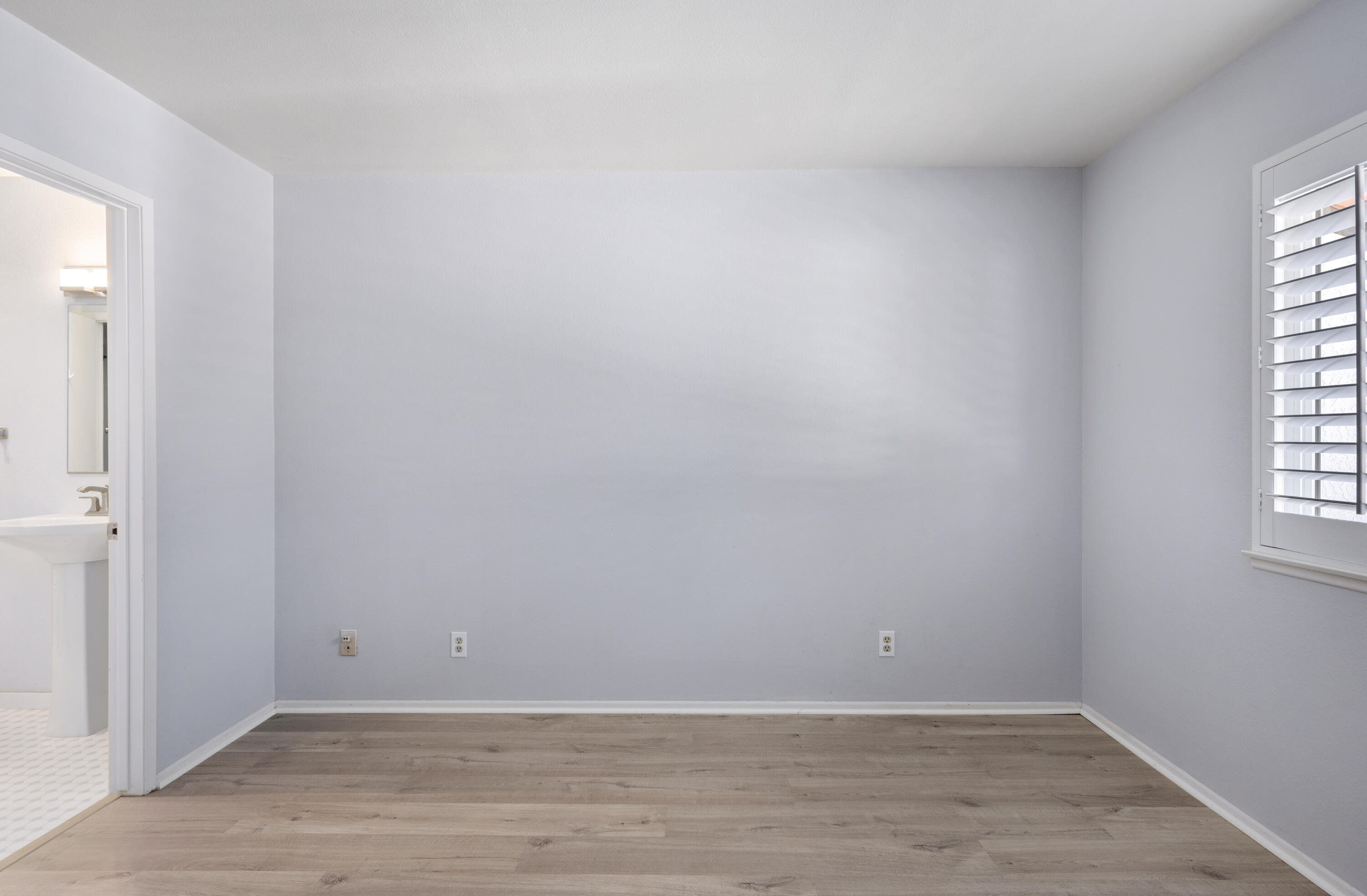 22 Stanford Circle Lompoc, CA 93436 - Photo 15 of 19 10 Bedroom 2 Upstairs