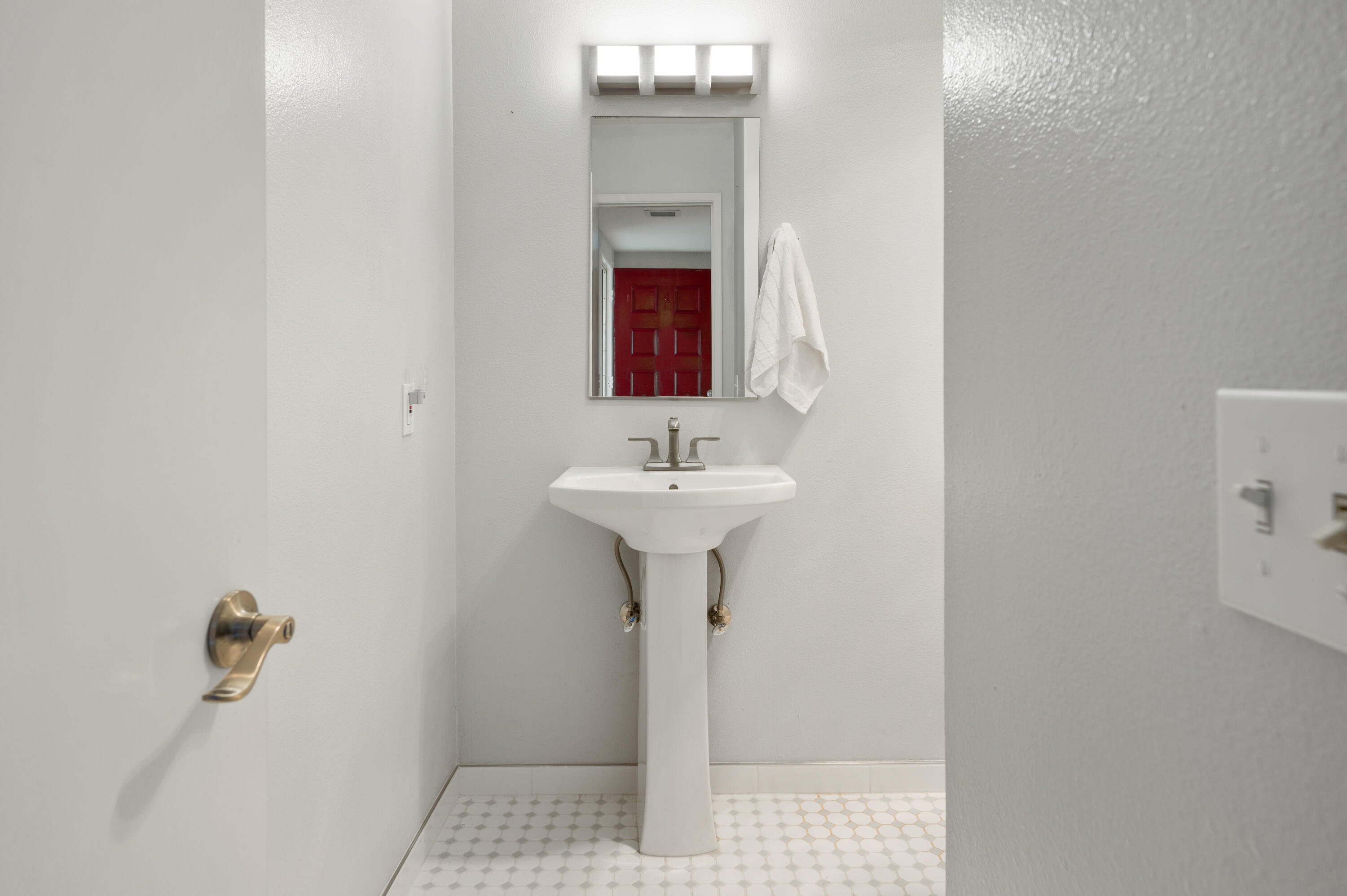 22 Stanford Circle Lompoc, CA 93436 - Photo 17 of 19 12 Downstairs Bathroom