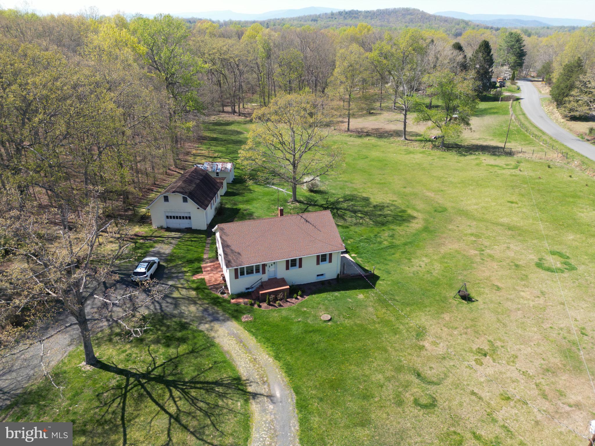 85 South Poes Road Amissville, VA 20106 - Photo 3 of 72