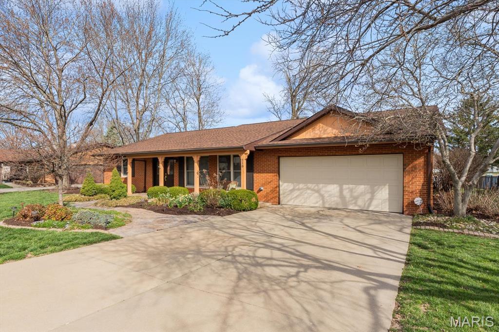 218 Evergreen Drive O'Fallon, IL 62269 - Photo 2 of 53