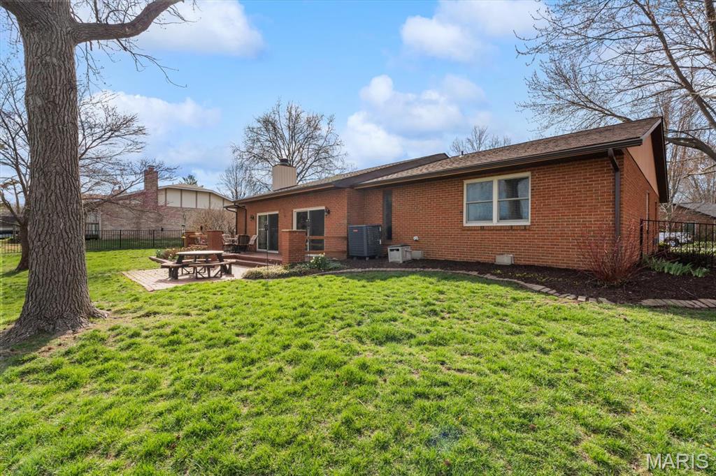 218 Evergreen Drive O'Fallon, IL 62269 - Photo 8 of 53