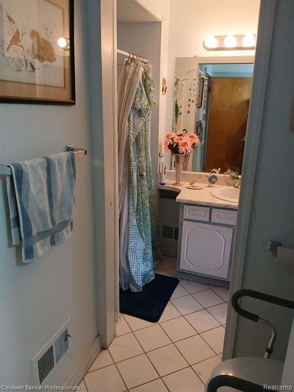 1423 Oakbrook E Drive Rochester, MI 48307 - Photo 7 of 16