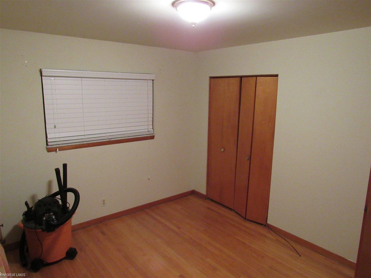 18430 Davidson Road Fraser, MI 48026 - Photo 17 of 26 31340829-16.JPG