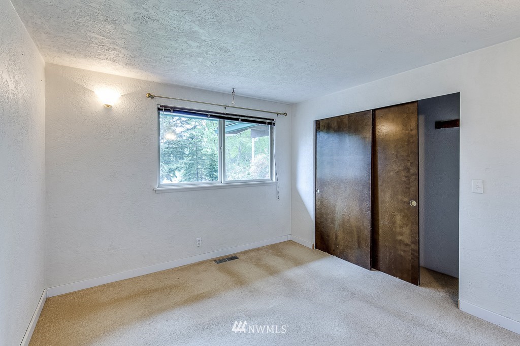 3340 That-A-Way Road Northwest Bremerton, WA 98312 - Photo 8 of 22 Gallery Image 8
