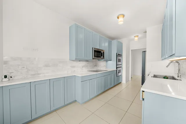 $999,999 | 501 North Clinton Street, Unit 3203, Chicago, IL 60654