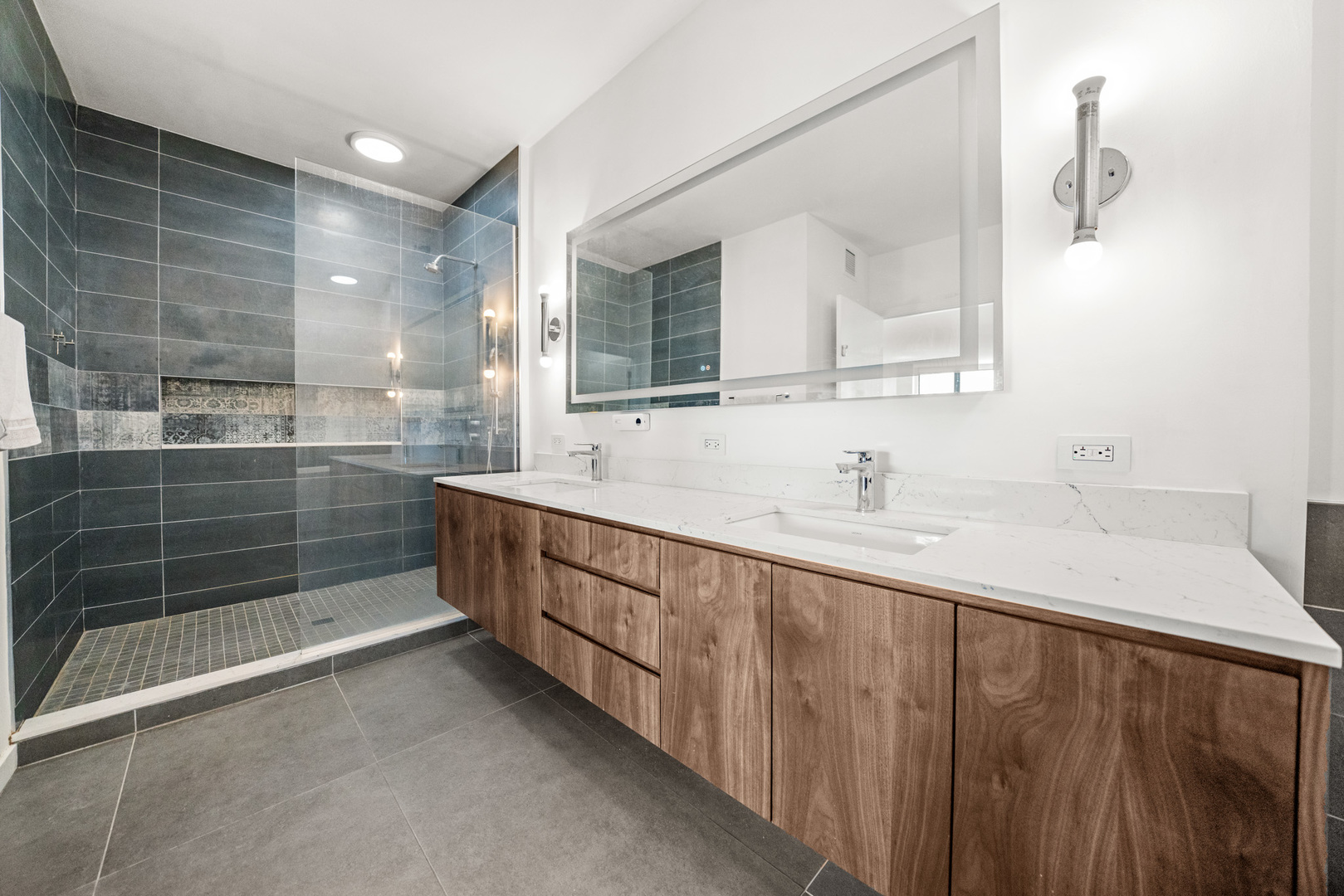 501 North Clinton Street, Unit 3203 Chicago, IL 60654 - Photo 23 of 40