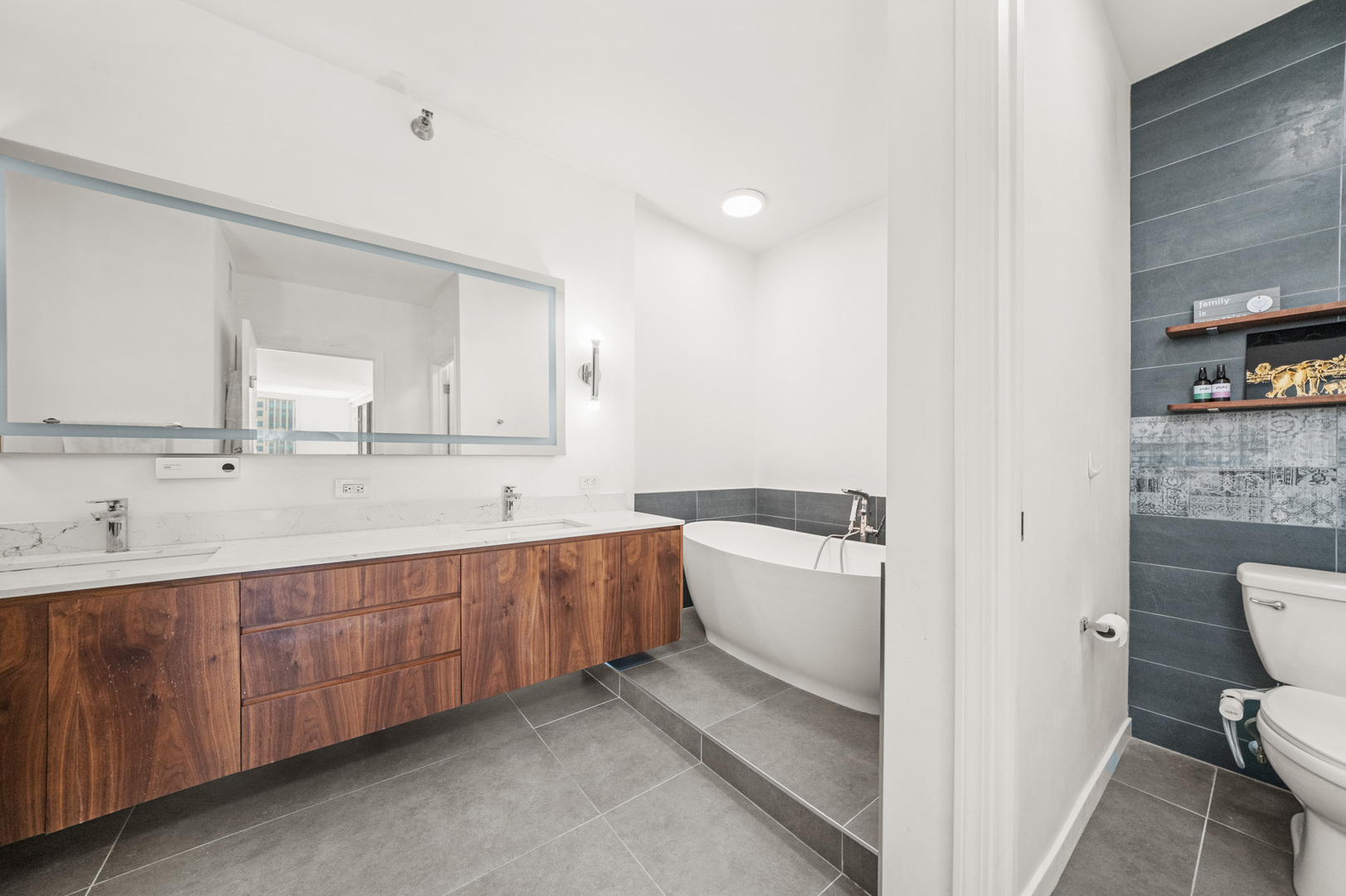 501 North Clinton Street, Unit 3203 Chicago, IL 60654 - Photo 24 of 40