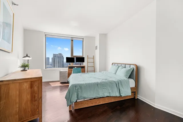 $999,999 | 501 North Clinton Street, Unit 3203, Chicago, IL 60654