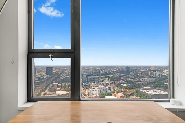 $999,999 | 501 North Clinton Street, Unit 3203, Chicago, IL 60654