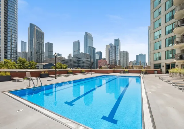 $999,999 | 501 North Clinton Street, Unit 3203, Chicago, IL 60654