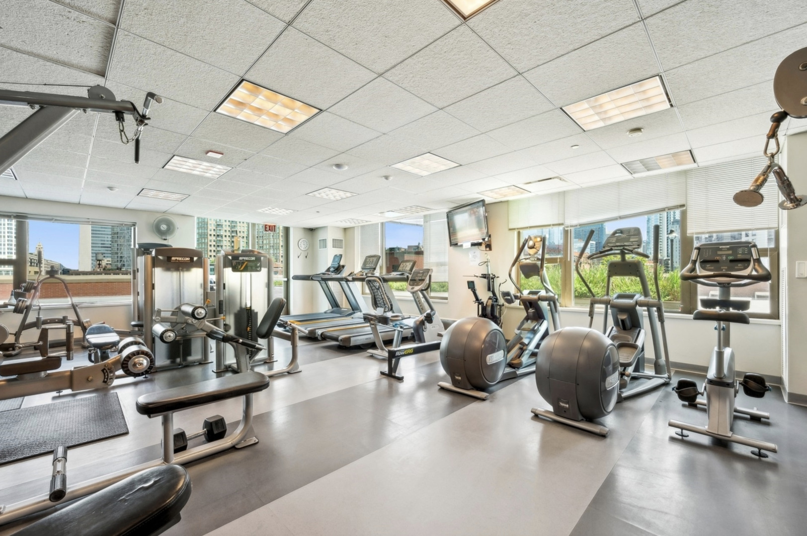 501 North Clinton Street, Unit 3203 Chicago, IL 60654 - Photo 37 of 40