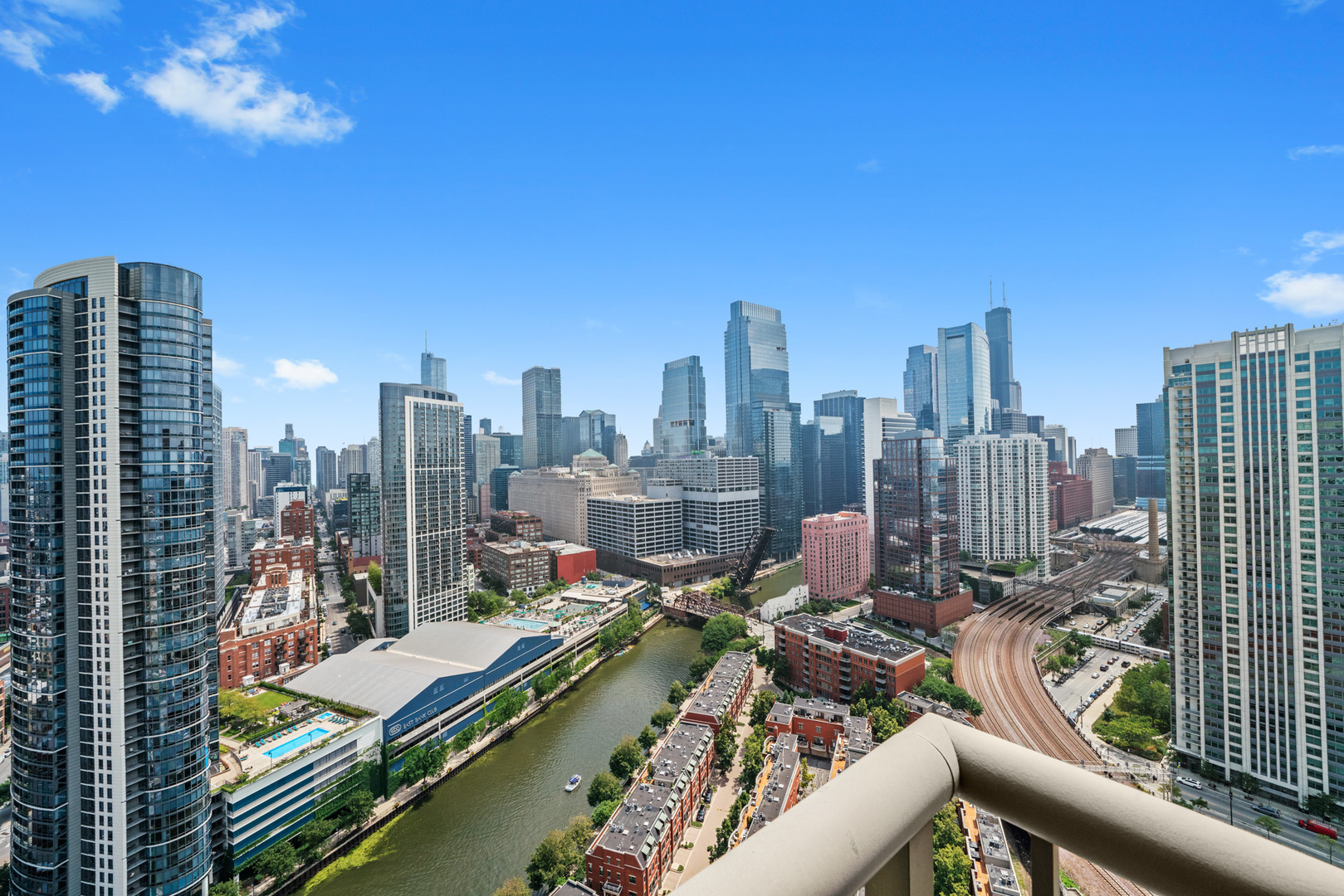 501 North Clinton Street, Unit 3203 Chicago, IL 60654 - Photo 4 of 40