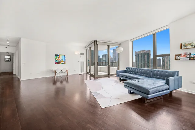$999,999 | 501 North Clinton Street, Unit 3203, Chicago, IL 60654