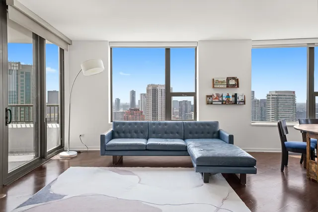 $999,999 | 501 North Clinton Street, Unit 3203, Chicago, IL 60654