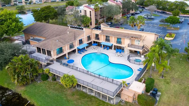 $140,000 | 480 Northwest 76th Avenue, Unit 407, Margate, FL 33063