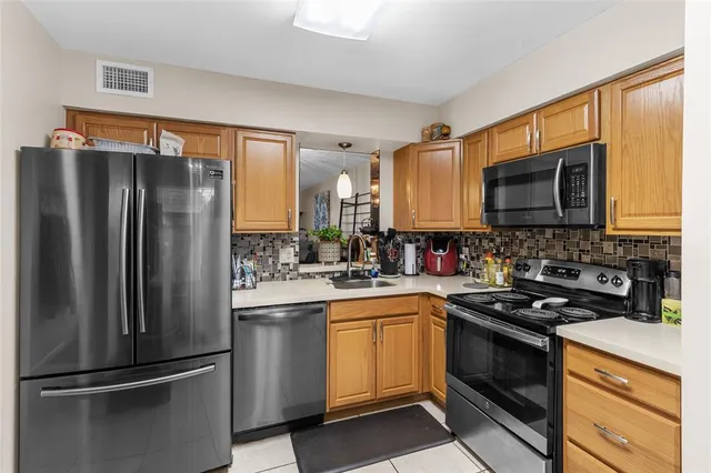 $140,000 | 480 Northwest 76th Avenue, Unit 407, Margate, FL 33063