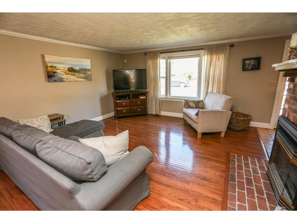 213 Winding Pond Road, Unit 213 Londonderry, NH 03053 - Photo 4 of 29 Gallery Image 4