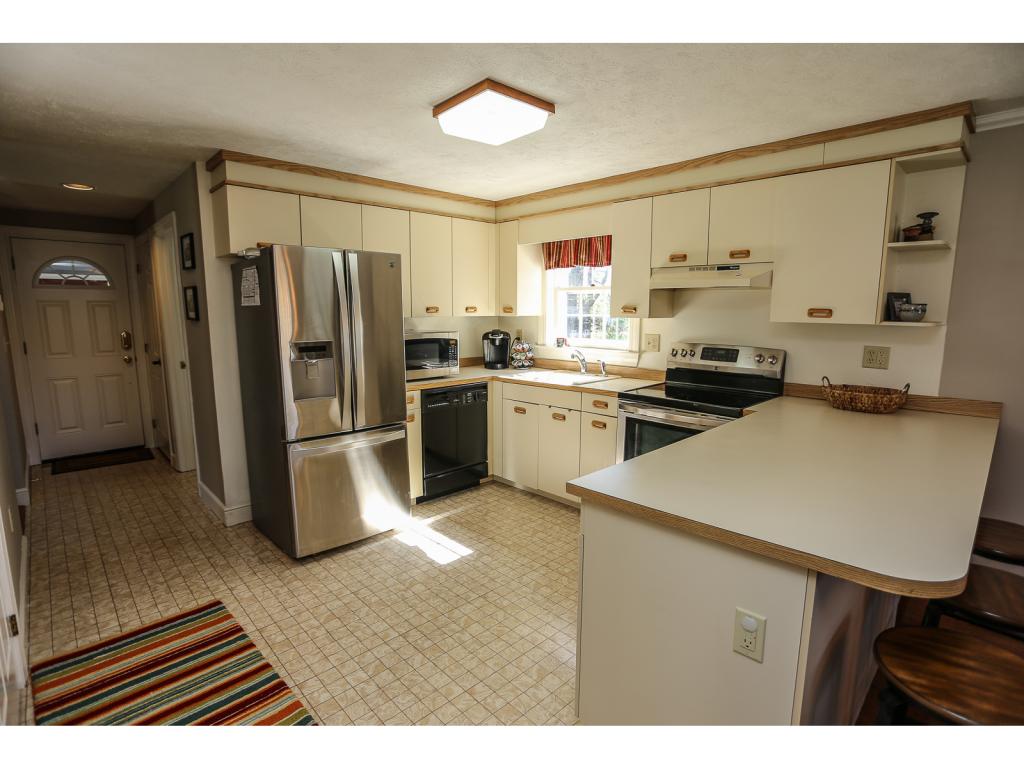 213 Winding Pond Road, Unit 213 Londonderry, NH 03053 - Photo 9 of 29 Gallery Image 9