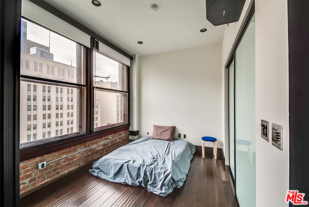 460 South Spring Street, Unit 1105 Los Angeles, CA 90013 - Photo 18 of 34 Gallery Image 18