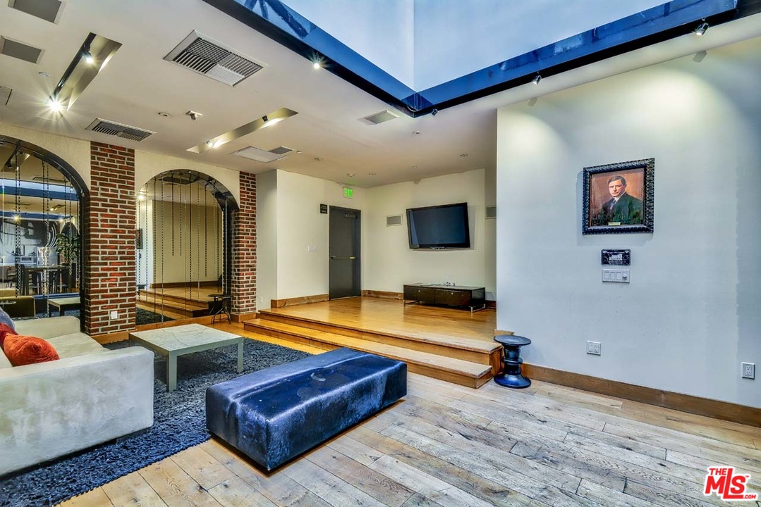 460 South Spring Street, Unit 1105 Los Angeles, CA 90013 - Photo 23 of 34 Gallery Image 23