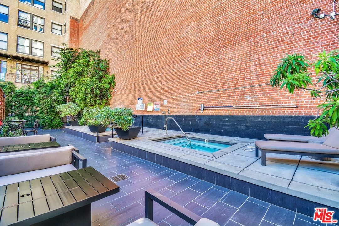 460 South Spring Street, Unit 1105 Los Angeles, CA 90013 - Photo 28 of 34 Gallery Image 28