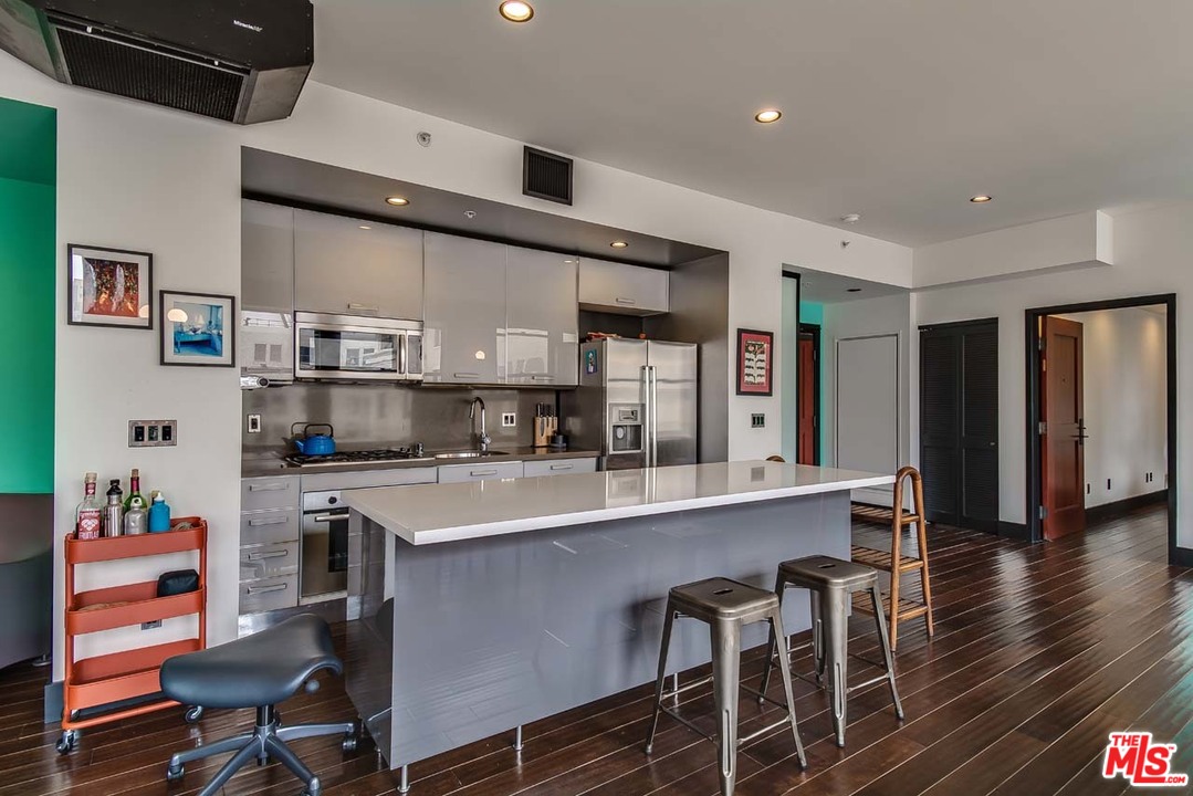 460 South Spring Street, Unit 1105 Los Angeles, CA 90013 - Photo 6 of 34 Gallery Image 6