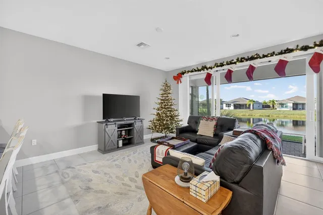 $453,500 | 13531 Southwest Indigo Inlet Lane, Port St. Lucie, FL 34987