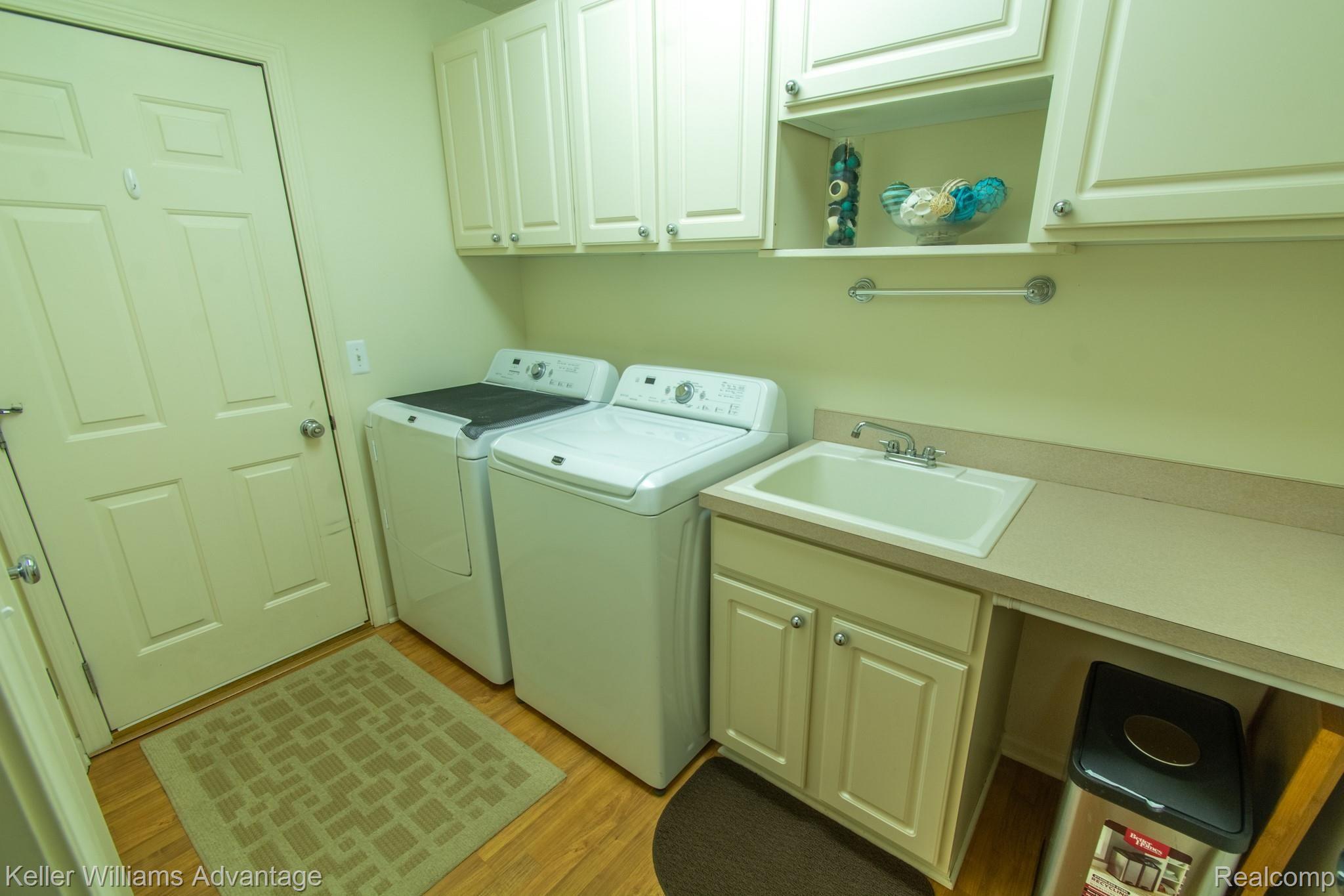 36 Sedum Road Howell, MI 48843 - Photo 15 of 33 36 Sedum-Laundry.jpg