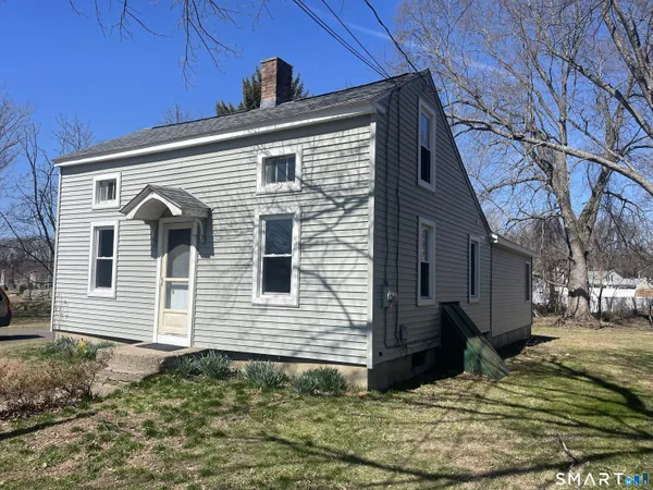 $259,900 | 4 Pleasant Street, East Windsor, CT 06088