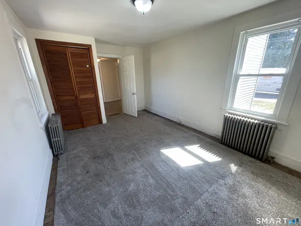 $259,900 | 4 Pleasant Street, East Windsor, CT 06088