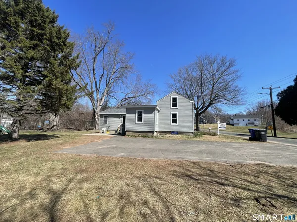 $259,900 | 4 Pleasant Street, East Windsor, CT 06088