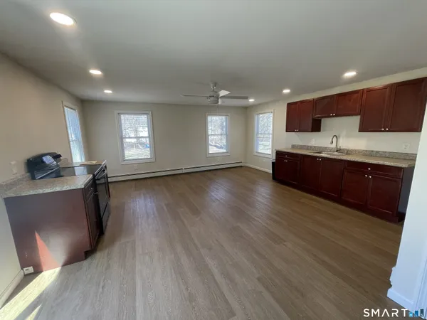 $259,900 | 4 Pleasant Street, East Windsor, CT 06088