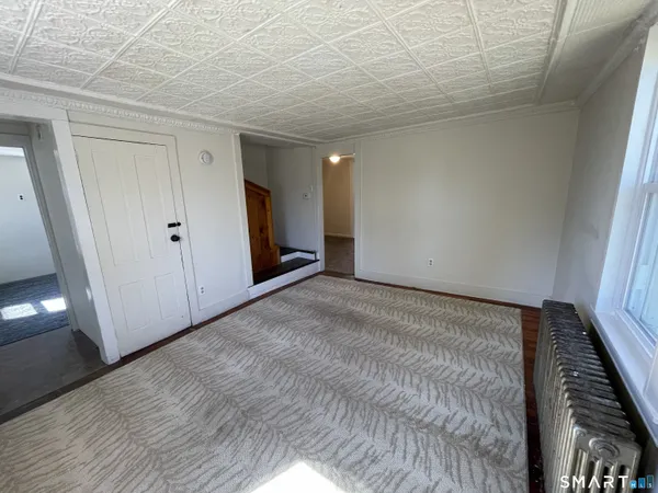 $259,900 | 4 Pleasant Street, East Windsor, CT 06088