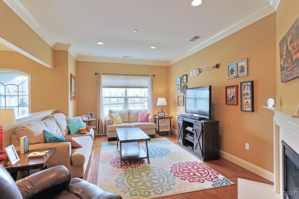 2246 Rising Hill Road Whitehall, PA 18052 - Photo 4 of 25 Gallery Image 4