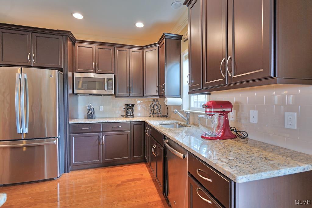 2246 Rising Hill Road Whitehall, PA 18052 - Photo 9 of 25 Gallery Image 9