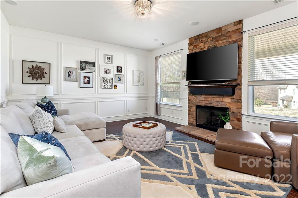 4410 Hubbard Road Charlotte, NC 28269 - Photo 14 of 34 Gallery Image 14