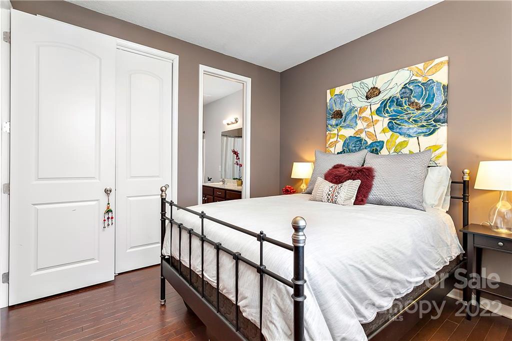 4410 Hubbard Road Charlotte, NC 28269 - Photo 24 of 34 Gallery Image 24