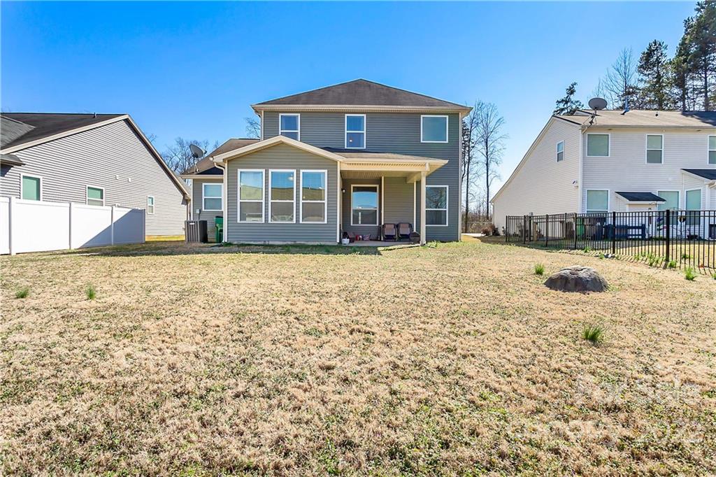 4410 Hubbard Road Charlotte, NC 28269 - Photo 32 of 34 Gallery Image 32
