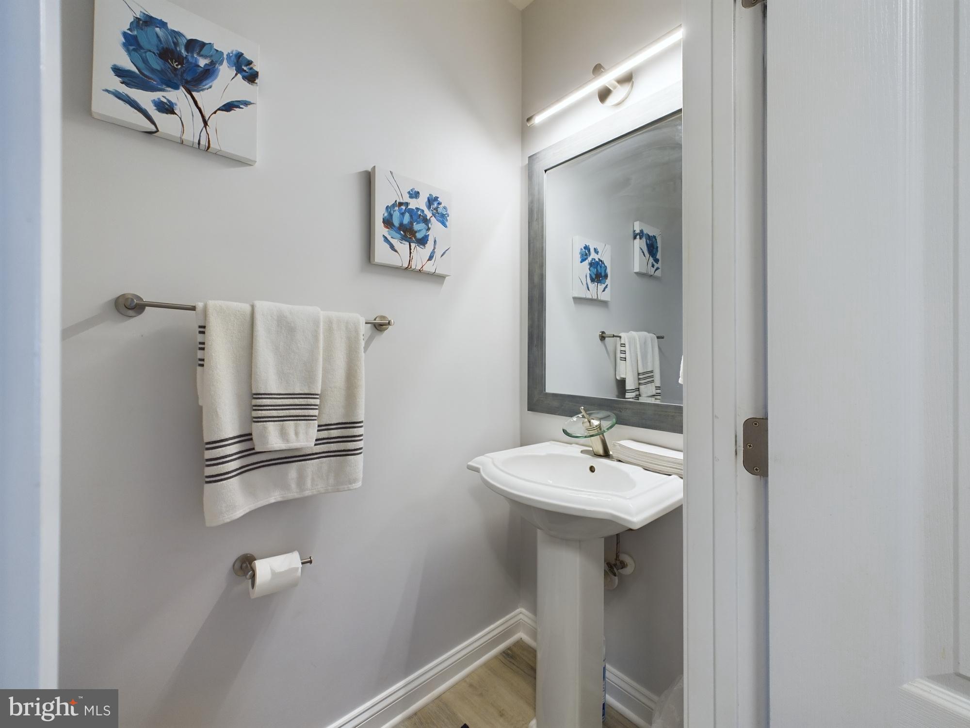14601 Driftwood Road Bowie, MD 20721 - Photo 13 of 90 Charming bathroom with floral accents.