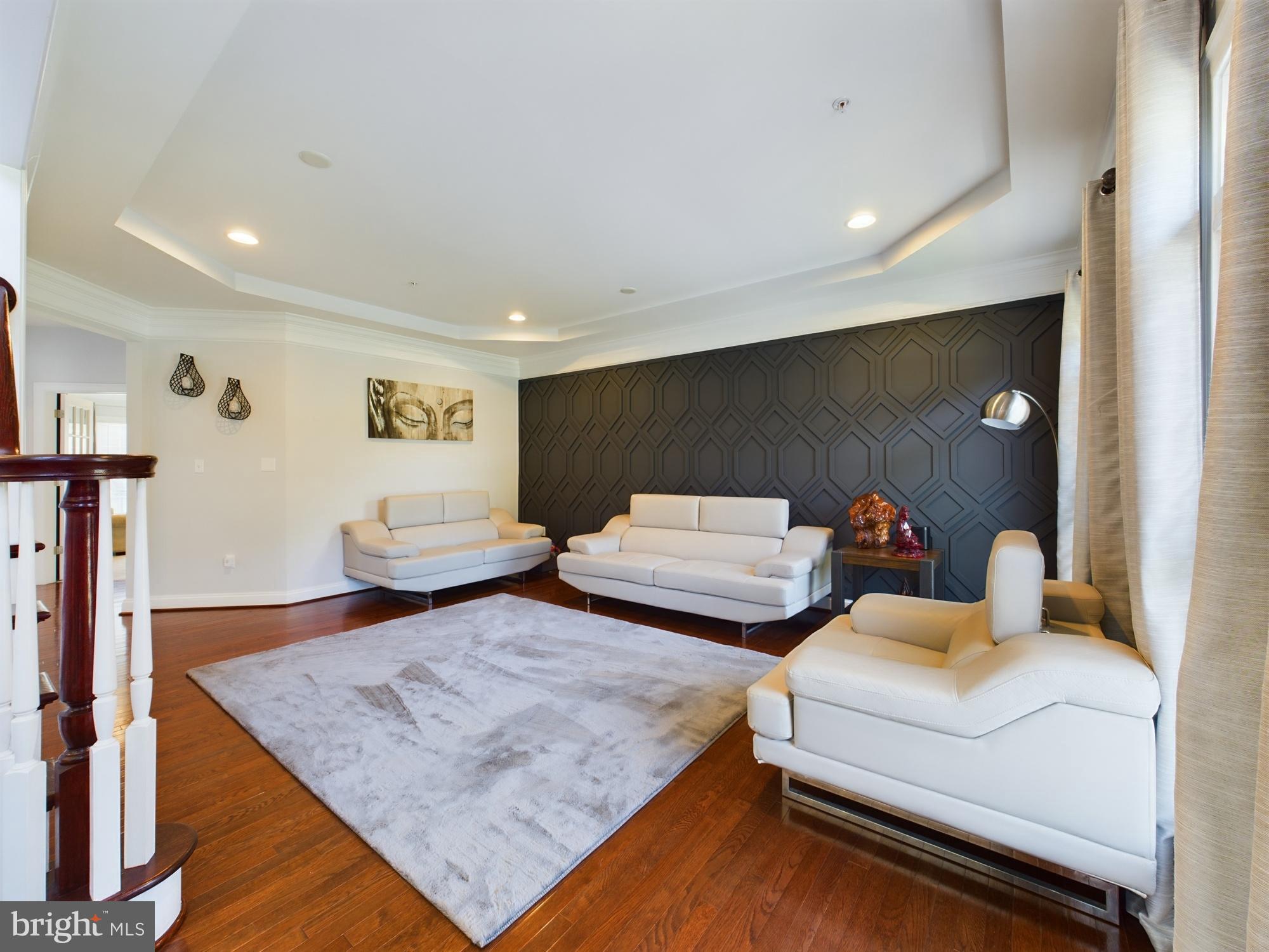 14601 Driftwood Road Bowie, MD 20721 - Photo 36 of 90 Modern elegance in a spacious living area.